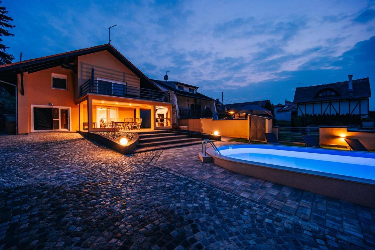 Villa Aljmas Exterior photo