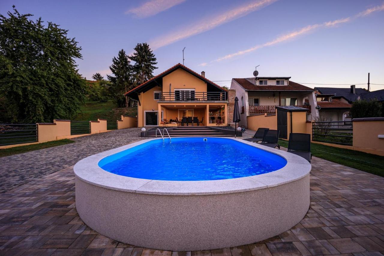 Villa Aljmas Exterior photo